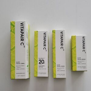 Vitapair C Glow Facial Toner - Green and White